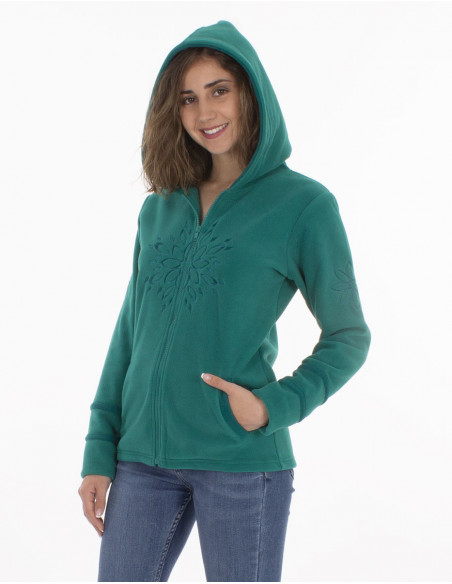 Chaqueta malla poliester polar bordada con capucha