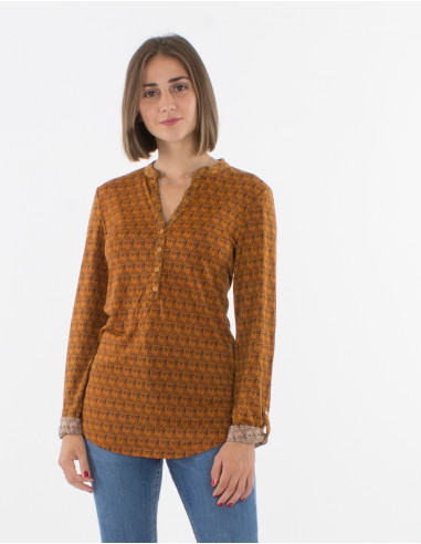 Blusa malla 95% poliester 5% elastano abotonada...