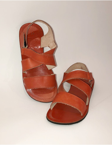 Sandalias de piel para hombre con tiras