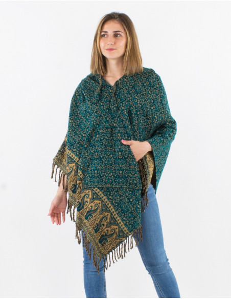 Poncho acrilico jacquard con  capucha pequeñas flores