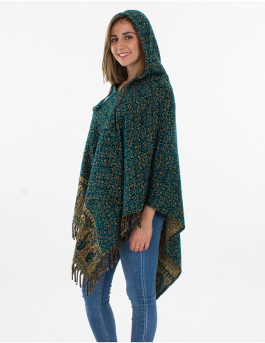 Poncho acrilico jacquard con  capucha pequeñas...