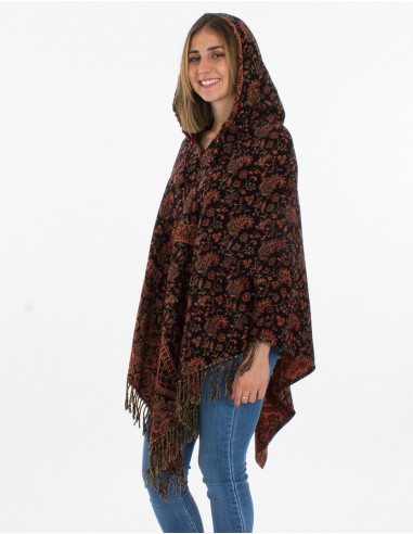 Poncho acrilico jacquard con  capucha pequeñas...
