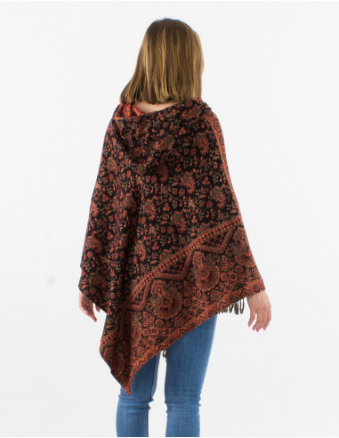 Poncho acrilico jacquard con  capucha pequeñas...