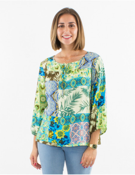Blusa viscosa mangas 3/4 estampado fantasia