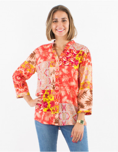 Blusa viscosa con botones mangas 3/4 remangables  estampado fantasia