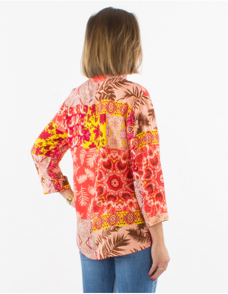 Blusa viscosa con botones mangas 3/4 remangables  estampado fantasia