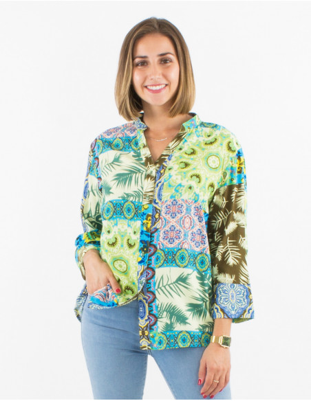 Blusa viscosa con botones mangas 3/4 remangables  estampado fantasia