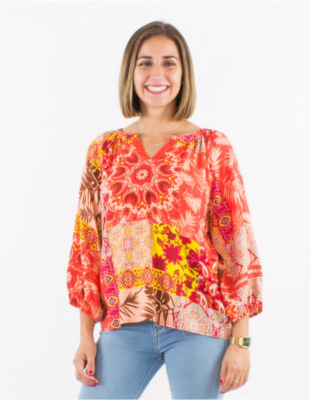 Blusa viscosa con botones mangas 3/4  estampado fantasia