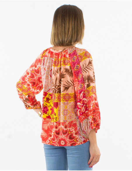 Blusa viscosa con botones mangas 3/4  estampado fantasia