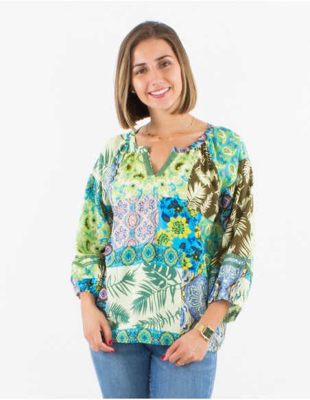 Blusa viscosa con botones mangas 3/4  estampado fantasia