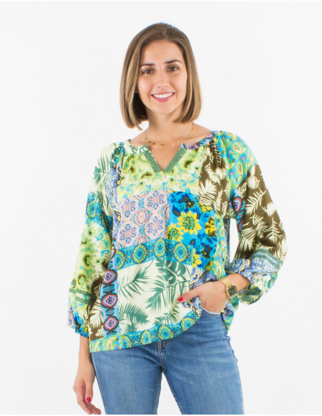 Blusa viscosa con botones mangas 3/4  estampado fantasia