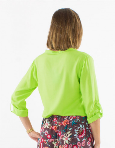 Blusa viscosa lisa con botones mangas largas