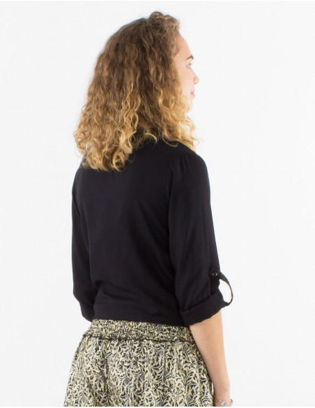 Blusa viscosa lisa con botones mangas largas