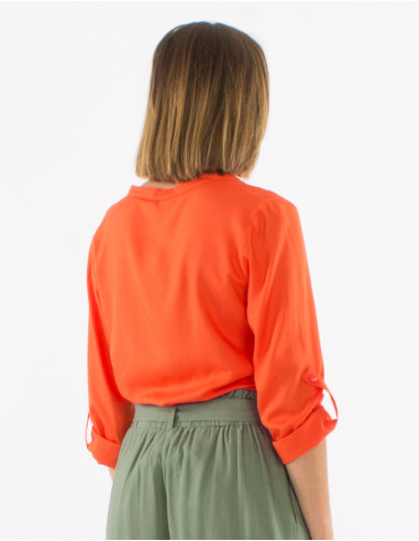 Blusa viscosa lisa con botones mangas largas