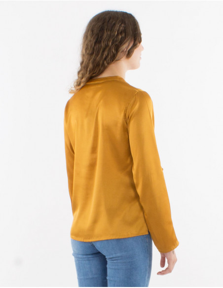 Blusa poliester satin con botones