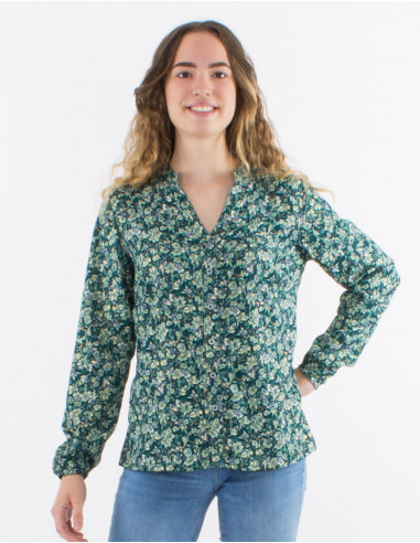 Blusa poliester con botones mangas largas...