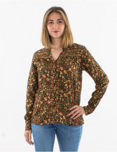 Blusa poliester con botones mangas largas...