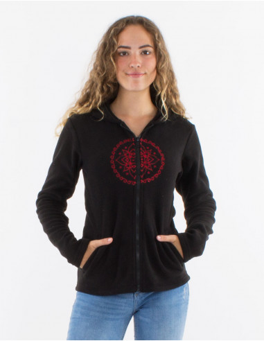 Chaqueta malla poliester polar capuche bordado...