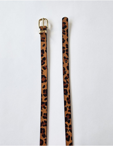 Cinturón de poliuretano con hebilla metálica...