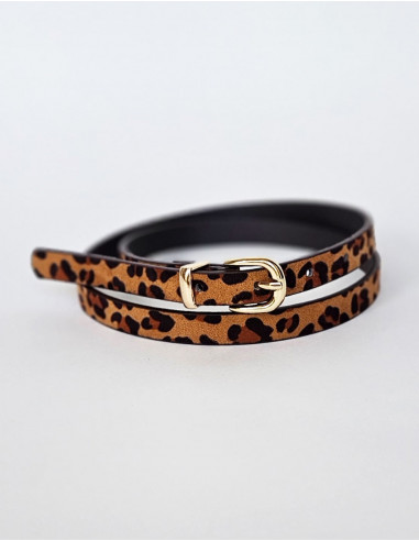 Cinturón de poliuretano con hebilla metálica...