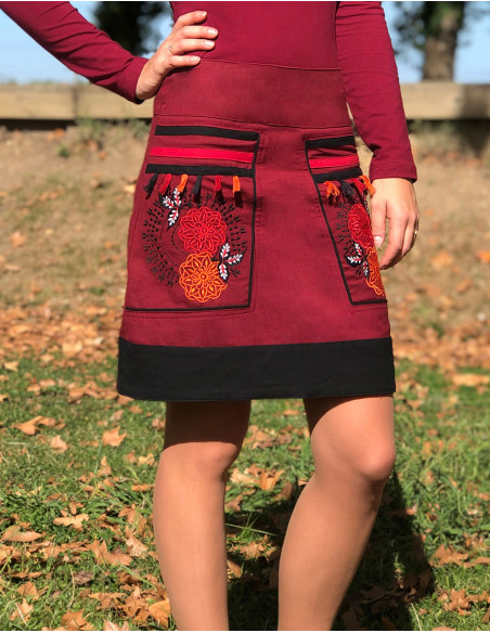 Falda algodón con bordados y pompones