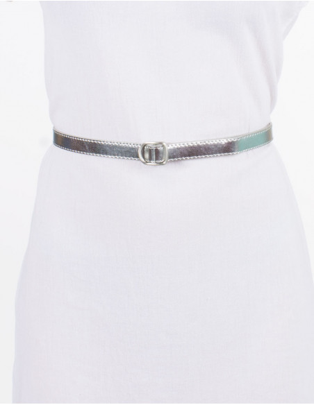 Cinturón liso de poliuretano con hebilla metálica