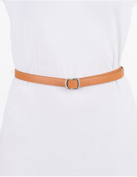 Cinturón liso de poliuretano con hebilla metálica