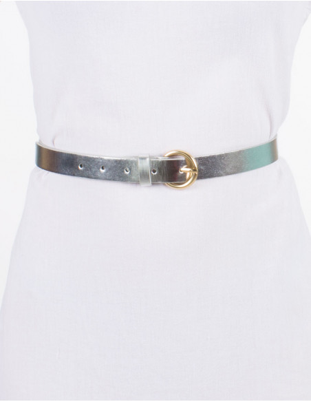 Cinturón liso de poliuretano con hebilla metálica