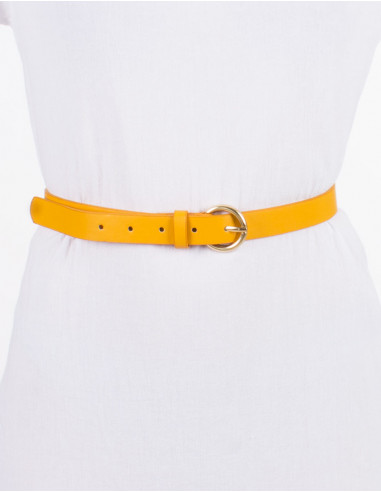 Cinturón liso de poliuretano con hebilla metálica