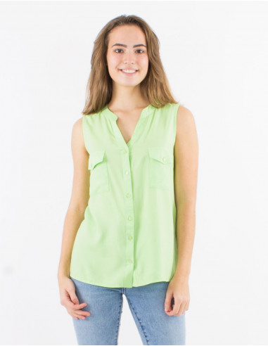 Blusa viscosa lisa cuello mao con botones  sin...