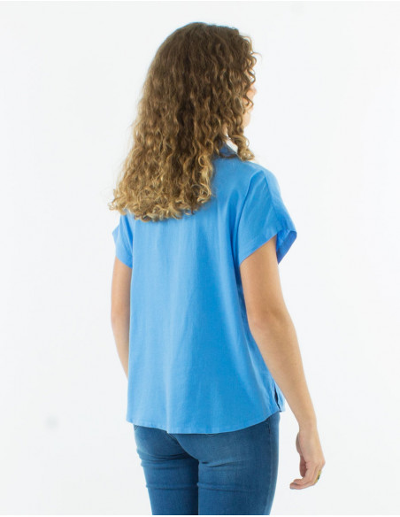 Blusa 54% lino 46% viscosa con botones y bolsillos pecho