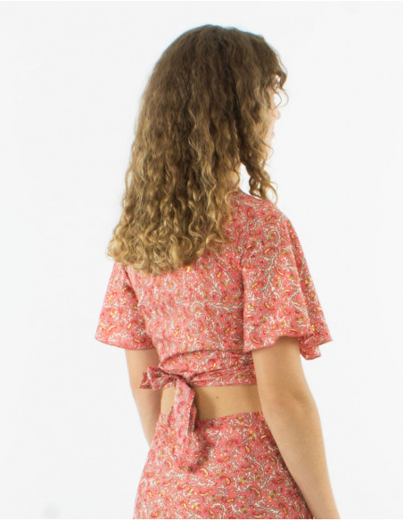 Top poliester mangas cortas sari estampado