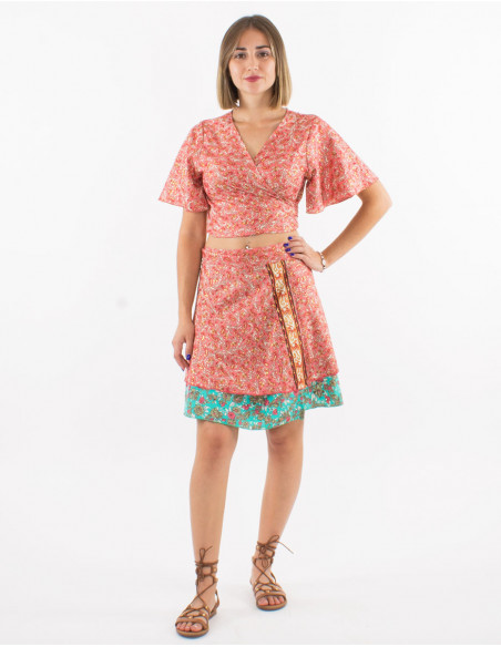 Top poliester mangas cortas sari estampado