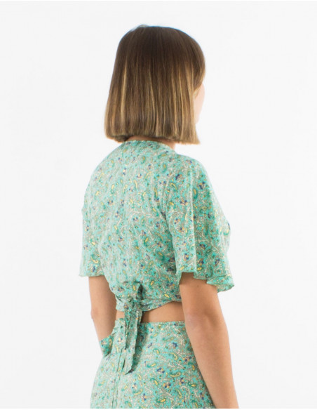 Top poliester mangas cortas sari estampado