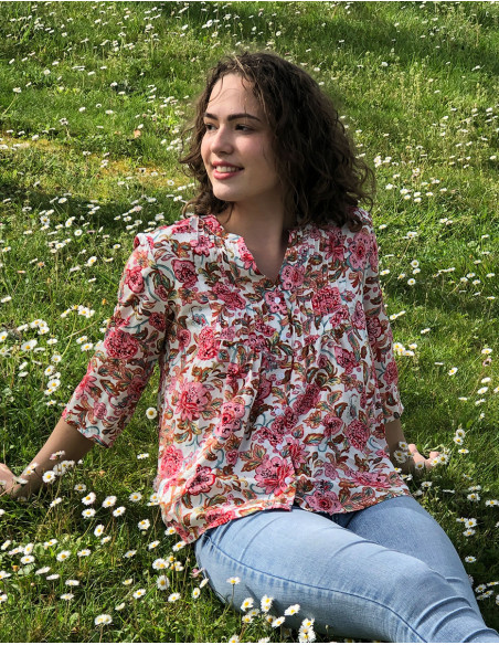 Blusa viscosa con botones  mangas 3/4 remangables estampado agra