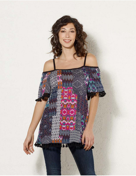 Blusa viscosa tirantes con pompones estampado patch ikat