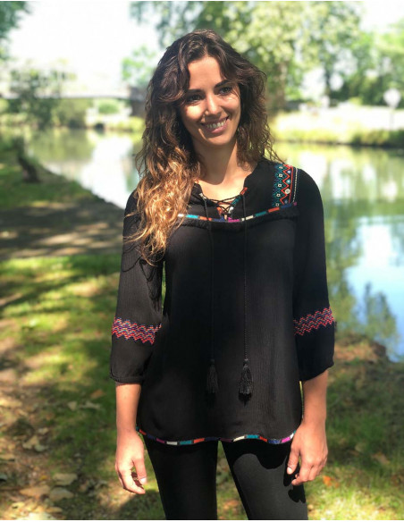 Blusa viscosa crepe bordado mangas 3/4