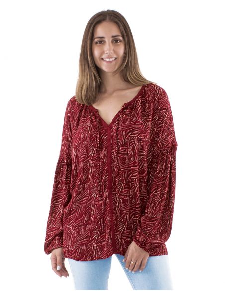Blusa crepe de viscosa galon corchete mangas largas estampado safari