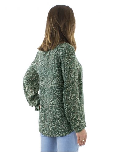 Blusa crepe de viscosa con botones mangas largas estampado safari