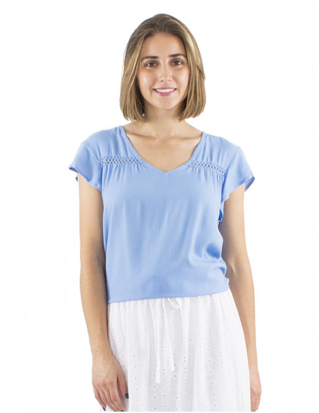 Blusa viscosa lisa cuello v con botones  mangas cortas