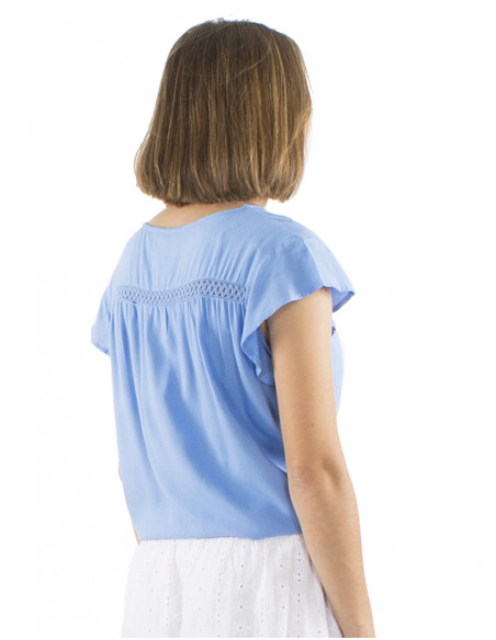 Blusa viscosa lisa cuello v con botones  mangas cortas