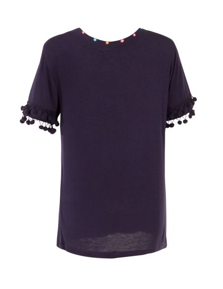 Camiseta 95% viscosa 5% elastano encaje y pompones en la mangas