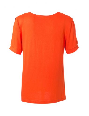 Camiseta 95% viscosa 5% elastano mangas cortas con patchs