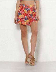 Pantalon corto viscosa como faldas por delante estampado tutti fruti