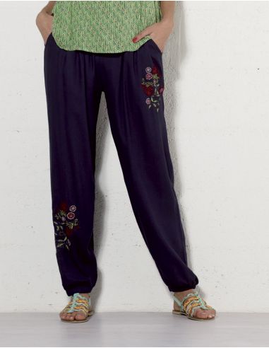 Pantalon viscosa bordado