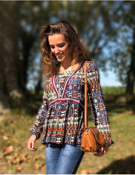 Blusa crepe de viscosa mangas largas estampado santiago