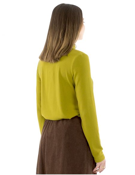 Jersey ligero malla65%viscosa 30%poliéster 5%elastano 8 botones