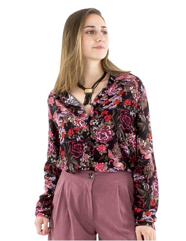 Blusa crepe viscosa abotonada estampado Sakura