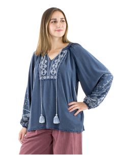 Blusa viscosa sw con bordadas y pompones 2