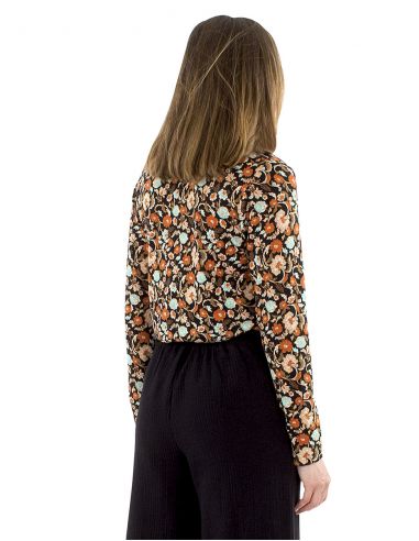 Blusa malla 95% poliester 5% elastano estampado Jazmín cuello v dorado
